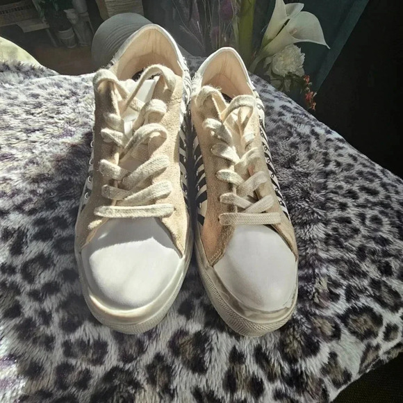 Zara | Zebra Pattern Studded Distressed (but like new!) Sneakers Size 41 - Picture 13 of 16